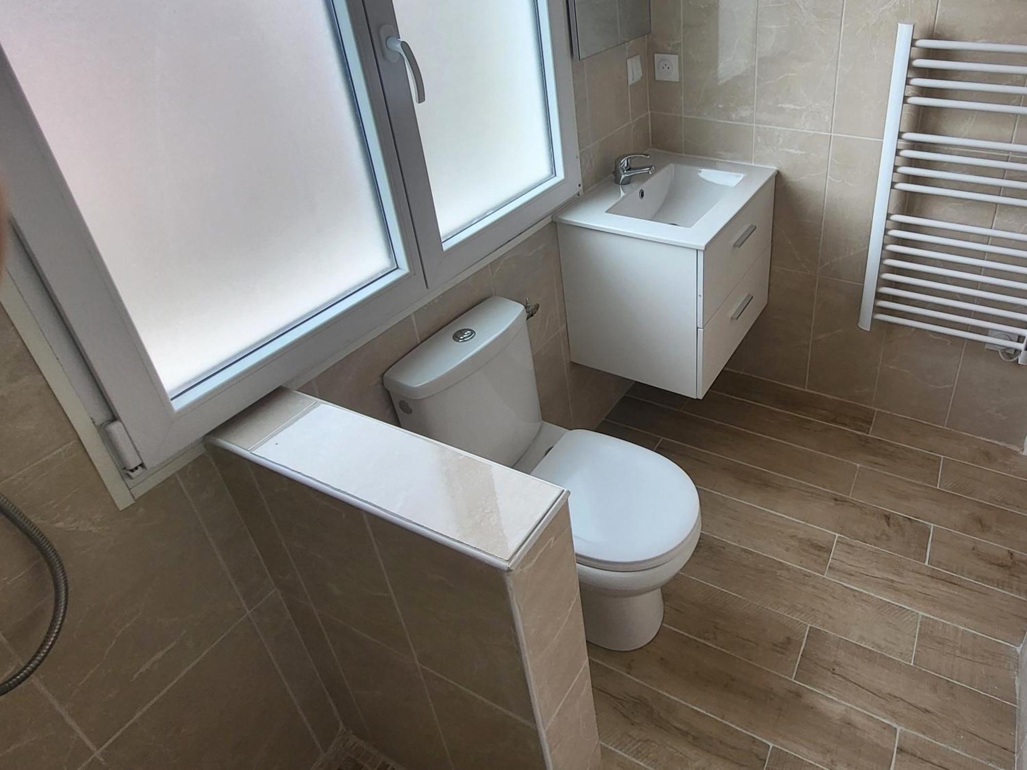 Appartement 2 Coin Cuisine, Coin Chambre, Salle De Bain Saint-Claude