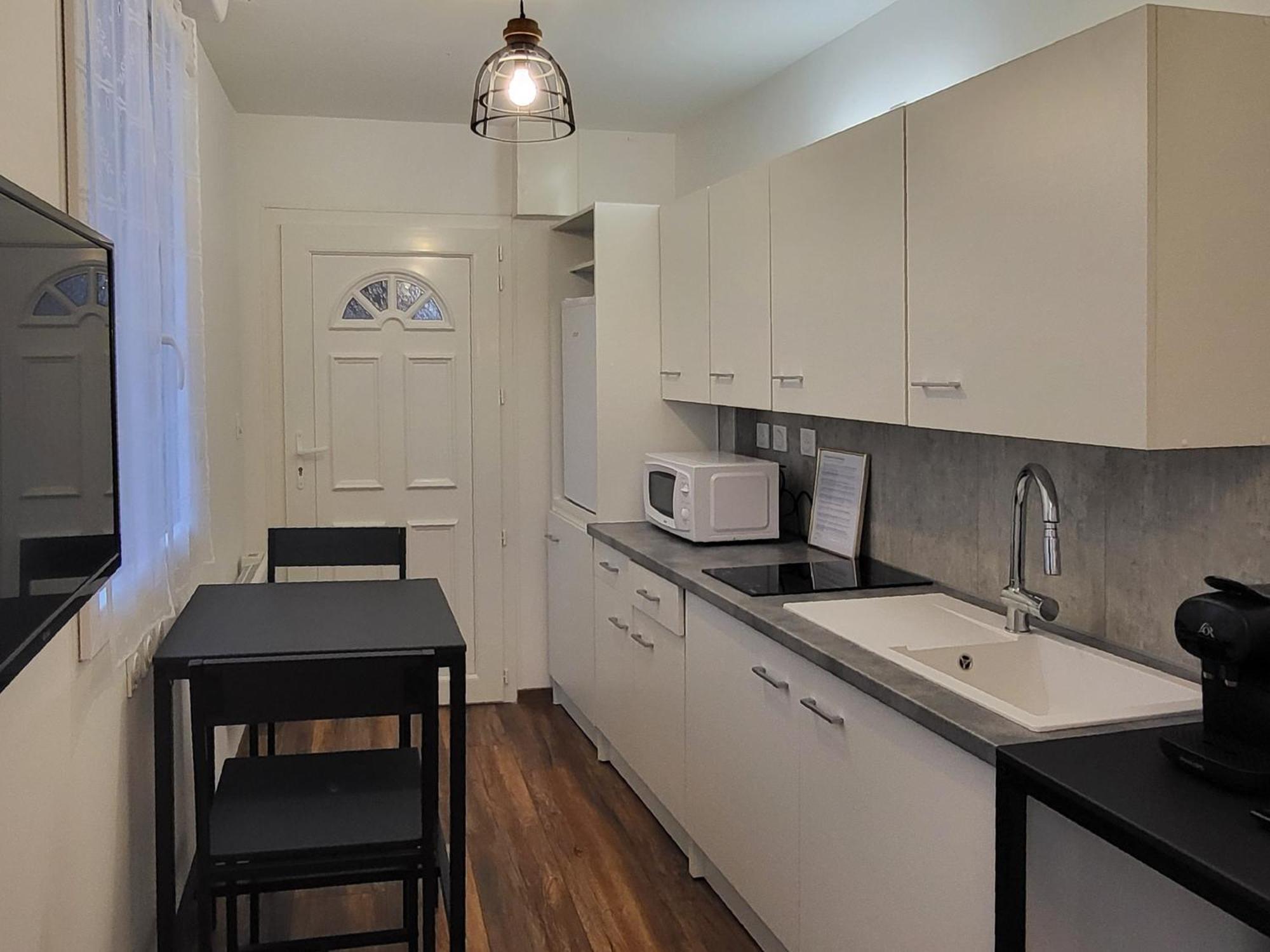 2 Coin Cuisine, Coin Chambre, Salle De Bain Appartement Saint-Claude